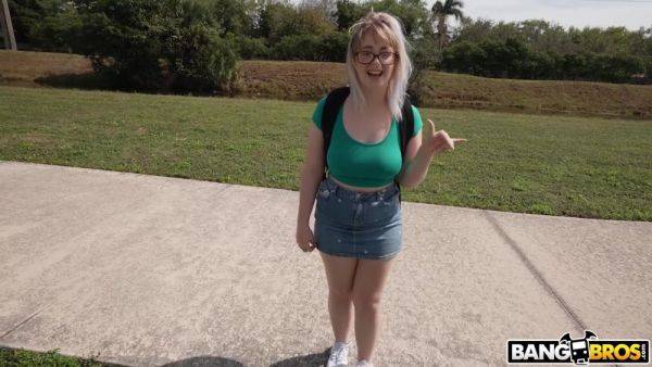 Nerdy Blonde Takes Big Dick - Annie Archer - videomanysex.com on freevids.org