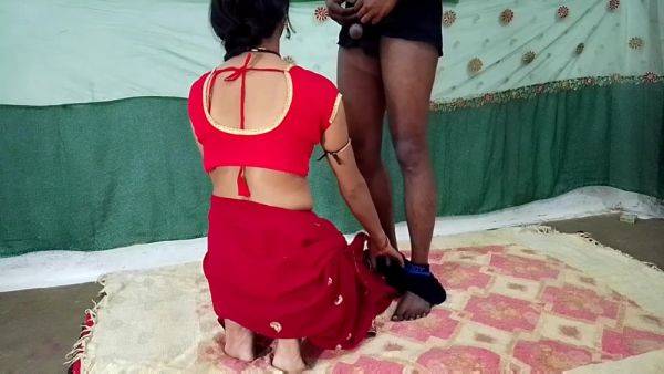 Devar Bhabhi In Padosan Bhabhi Ko Tange Chaudi Karke Choda Or Bhabhi Ko Khub Land Chuswaya Or Ki Land Se Hi Mang Bhar Di - desi-porntube.com on freevids.org