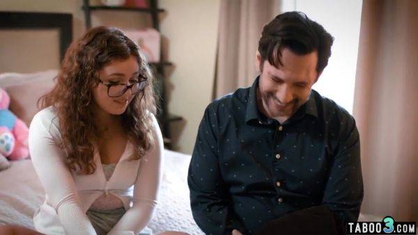 Tommy Pistol And Leana Lovings - Guy Nailing Associates Coed Stepdaughter - videohdzog.com on freevids.org