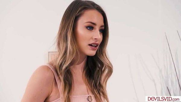 Stepdad Fucks Teen Stepdaughter Kyler Quinn's Tight Ass - xxxfiles.com on freevids.org