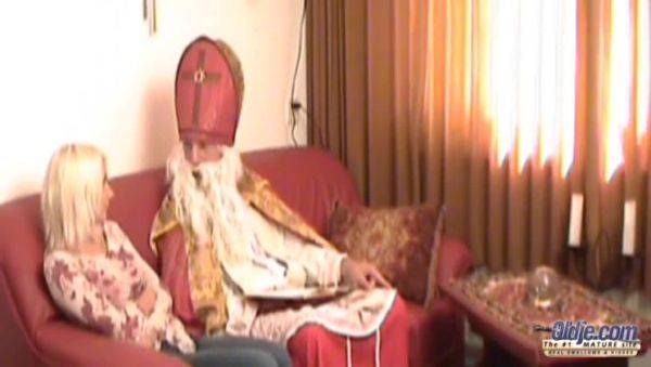 Santa And The Bad Girl - porntry.com on freevids.org