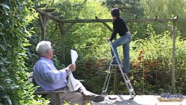 Sex In The Park - porntry.com on freevids.org