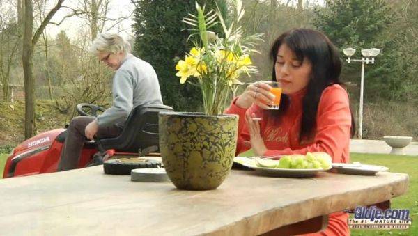 Do Not Disturb me! - porntry.com on freevids.org