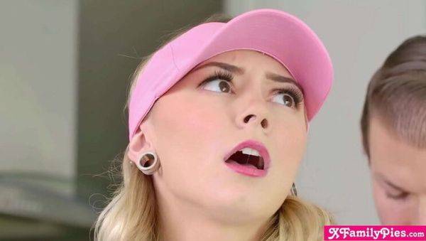 Blonde Teen Chloe Temple Gets Oral Pleasure From Stepbro - veryfreeporn.com on freevids.org