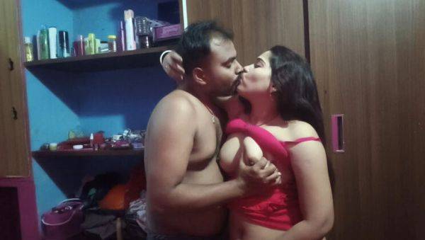 Sona Bhabhi Hot Desi Girlfriend Kissing and Hard Fucking with Boyfriend - veryfreeporn.com - Britain - India on freevids.org