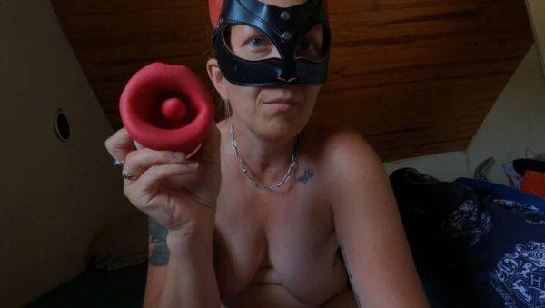 Amateur MILF Unboxing and Testing Vibrator Toy - Real Orgasm Solo Masturbation - veryfreeporn.com - France on freevids.org