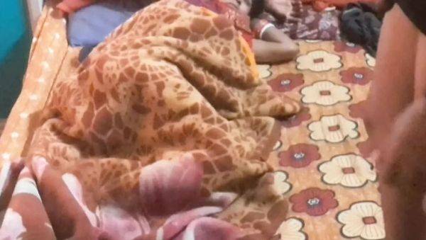 Hindi Audio Bustipriya First Time Indian Bhabhi Chudai Video - House Stage - porntry.com - India on freevids.org