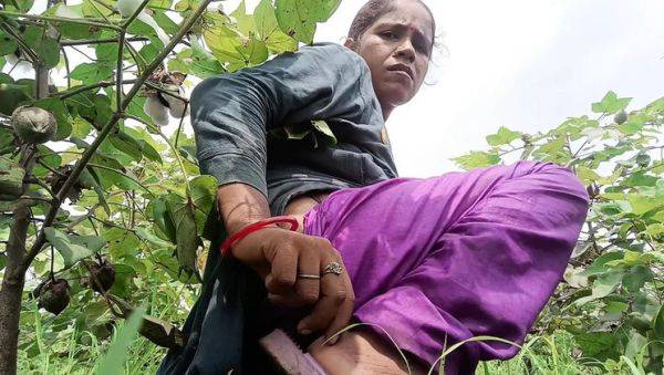 Indian Bhabhi Desi Girl Footjob and Rough Sex with Big Cock - Reeiu HD Videos - porntry.com - India on freevids.org