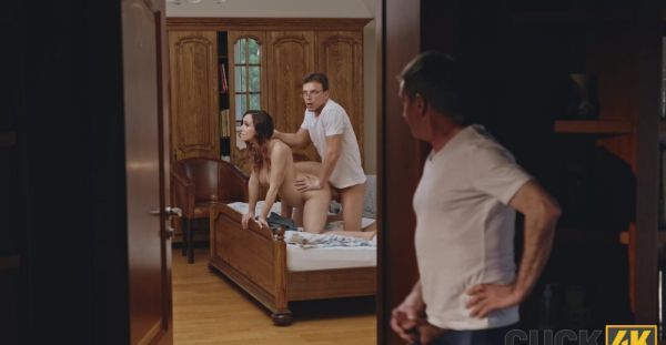 A pregnant Jessie Clark gets fucked by a doctor while her husband watches - alphaporno.com on freevids.org