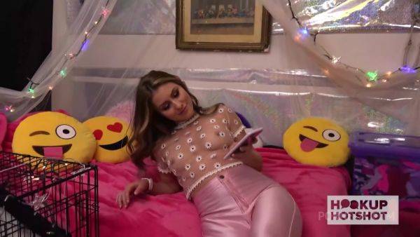 Brown-Haired Babe Paige Owens Squirts A Lot While She's Riding - hotmovs.com on freevids.org