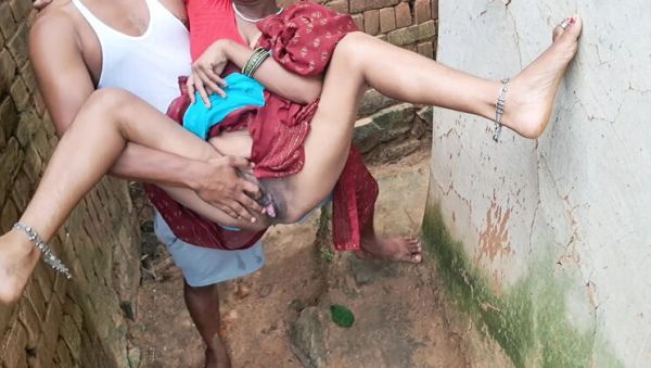 Indian Hot House Maid Fucked Hard By Owner - Desi Aunty Outdoor Sex - xxxfiles.com - India on freevids.org