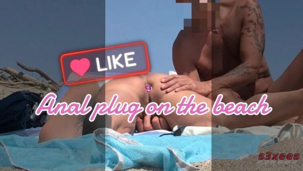 Amateur Exhibitionist Wife Gets Pussy Fingering and Clit Massage on Nude Beach - xxxfiles.com - France on freevids.org