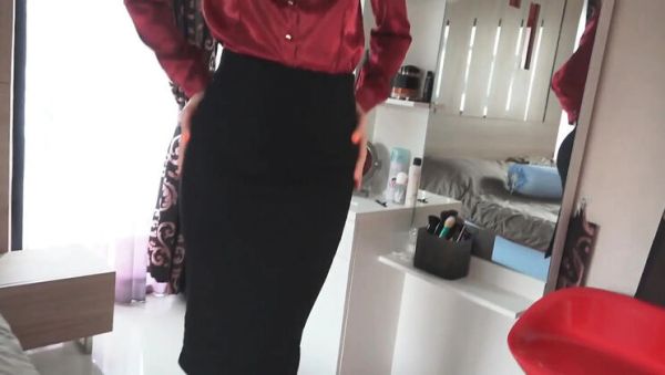 Angel The Dreamgirl's Wet Pussy Peeking From Tight Pencil Skirt Makes You Hard - xxxfiles.com on freevids.org