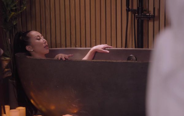 Allie Nicole and Nicole Doshi share a big toy peaches - alphaporno.com on freevids.org