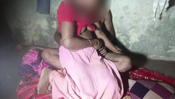 Indian Bhabhi Hot Sex with Old Man - Desi Cheating Wife Footjob and Big Cock Doggy Style - veryfreeporn.com - India on freevids.org