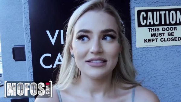 Blake Blossom Gets Hard Fuck from Neighbor in Cold Weather - Big Tits Blowjob POV - porntry.com - Britain on freevids.org