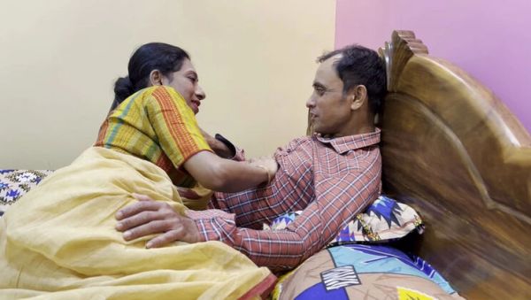 Indian Wife Caught Pussy Fucking Brother's Wife - Desi Bhabhi Rough Sex - porntry.com - India on freevids.org