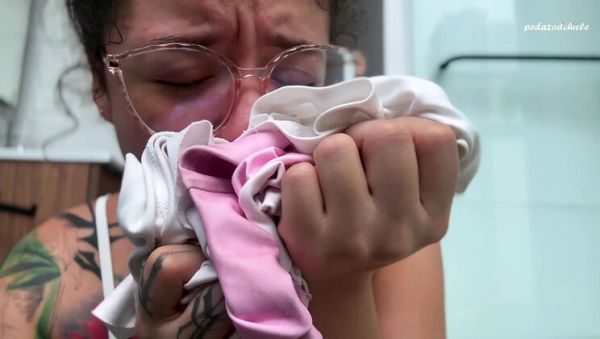 Dirty Giantess Smells Clothes and Farts - Hairy Armpits & Bush Solo Fetish - xxxfiles.com - Spain on freevids.org