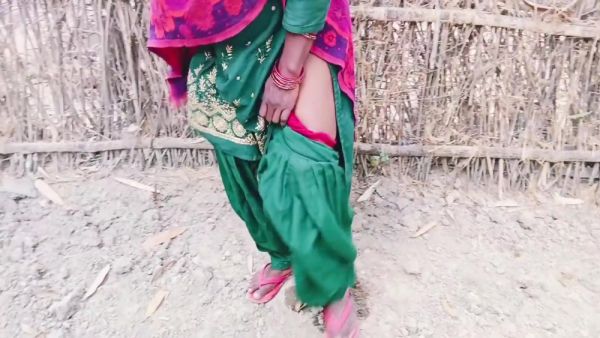 Bihar Tr Xhtad Village Nomita Bhabhi Fingerings Outdoors With Village Bhabhi - desi-porntube.com - India on freevids.org