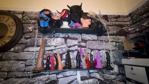 British Domination: Lanista Bear Makes Kitty Squirting Orgasm in Dungeon - veryfreeporn.com - Britain on freevids.org