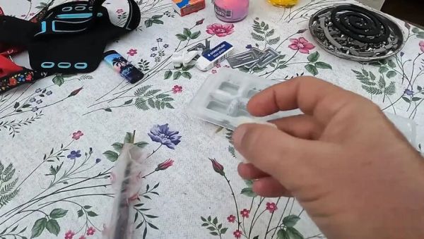 Amateur Couple Shares Cum Cube with 10 Loads on Street - porntry.com - Britain on freevids.org