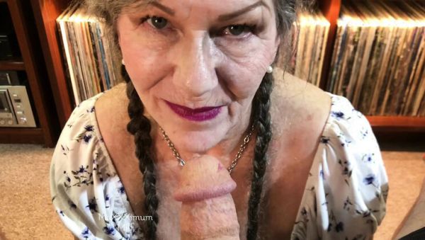 Stepmom Seduces Stepson For POV Blowjob & Facial Cumshot - Cum Addicted MILF - veryfreeporn.com - Britain - Usa on freevids.org