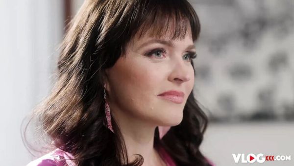 Krissy Lynn Seduces Maximo Garcia For His Massive Cock In Horny MILF Scene - veryfreeporn.com - Britain on freevids.org