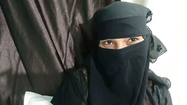 Desi Muslim Wife Seduces Hubby in Homemade Amateur Video - porntry.com - India on freevids.org
