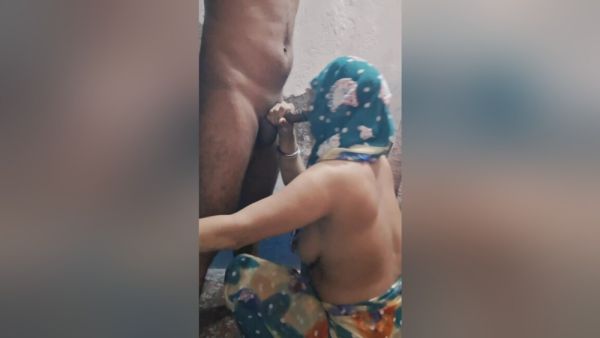 Hot Ki Chudai With Village Bhabhi - desi-porntube.com - India on freevids.org