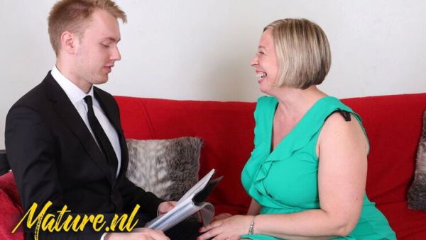 Curvy British Mature Fucks Real Estate Agent for Rent Discount - Blonde BBW Riding Cock - veryfreeporn.com - Britain on freevids.org