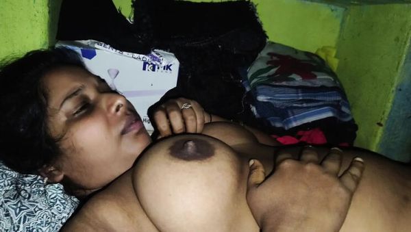 Islam Saha fucks his curvy Indian bhabhi with big natural tits in morning homemade desi sex - veryfreeporn.com - India on freevids.org