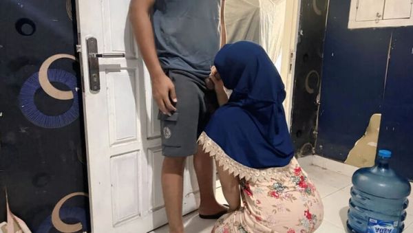 Clarelia Hot Housewife Forced Gardener Blowbang Cheating Viral - veryfreeporn.com - Indonesia on freevids.org