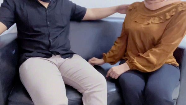 Indonesian Hijab Office Drama: Nadalyne Fucks Manager on Sofa for Salary Raise - Homemade Creampie - xxxfiles.com - Indonesia on freevids.org