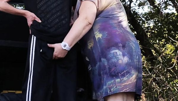 Zona901 Fucks MILF Step Mom Doggy Style in Park - Blowjob and Cumshot Twice in Public - porntry.com on freevids.org