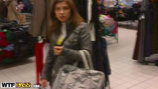 Couple sex tape from the pool - veryfreeporn.com on freevids.org