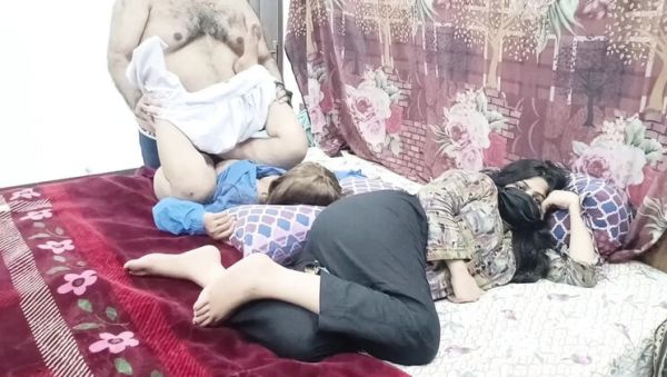 Desi Pakistani Husband Cheats With School Girl In Uniform While Wife Watches - porntry.com - Pakistan on freevids.org