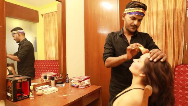 Devar caught stepmom and stepsister in makeup fun - Indian homemade fingering and cum on feet - porntry.com - India on freevids.org