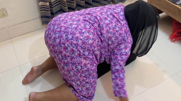 Indian Mallu In Big Ass Indian Hot Mallu Stepmom Stuck Under My Bed, Then I Fuck Her Anal & Cum Wild - desi-porntube.com - India on freevids.org