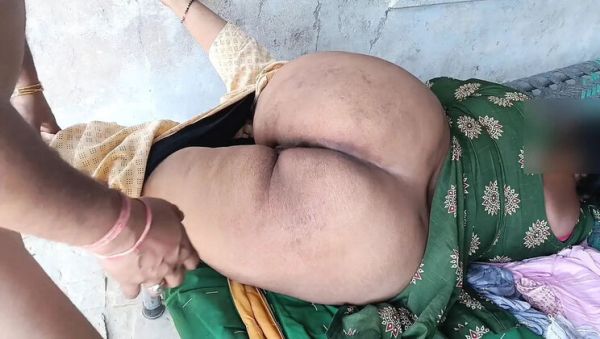Indian Desi Aunty Pooja Loud Moaning in Hardcore Assfucking and Missionary - BDSM POV HD MMS - veryfreeporn.com - India on freevids.org