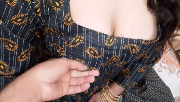 Desi Indian Stepmom Invites Me Over For Secret Sex While Friend Is Away - Homemade Creampie & Blowjob - veryfreeporn.com - India on freevids.org