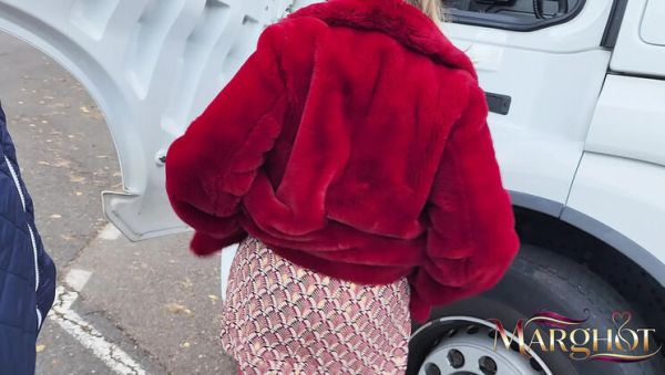 Sexymarghot Public Truck Fuck: Amateur MILF Blowjob & Riding in Parked Cab - veryfreeporn.com - France on freevids.org