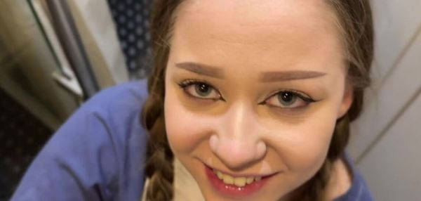 Helped Montanasvibe carry her things on the train, then fucked her in the toilet - inxxx.com on freevids.org