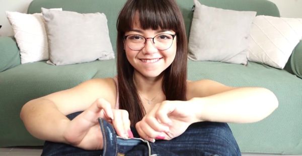 Mochi Mona, the p***e star, handles a big dick with her signature energy. - alphaporno.com on freevids.org