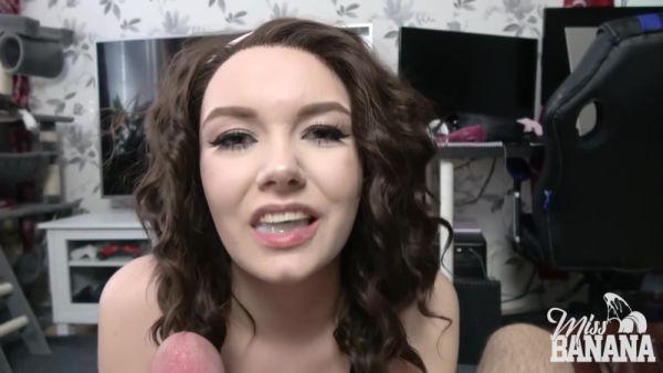 Uses Her Mouth To Make A Cock Cum - Miss Banana - upornia.com on freevids.org