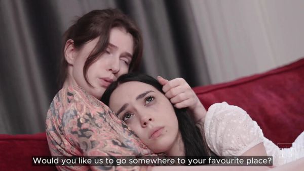 Hot Pearl Lesbian Breakup Healing - Teen Girls Fingering and Pussy Licking in 4K HD - porntry.com - Russia on freevids.org