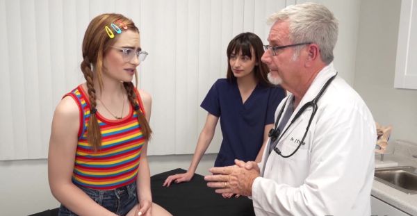 Pervert doctor fucks his patient in the hospital room - alphaporno.com on freevids.org