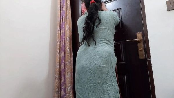 QueenbeautyQB Hot Maid Cleans Room and Gets Ready for Rough Sex in Hindi - xxxfiles.com on freevids.org