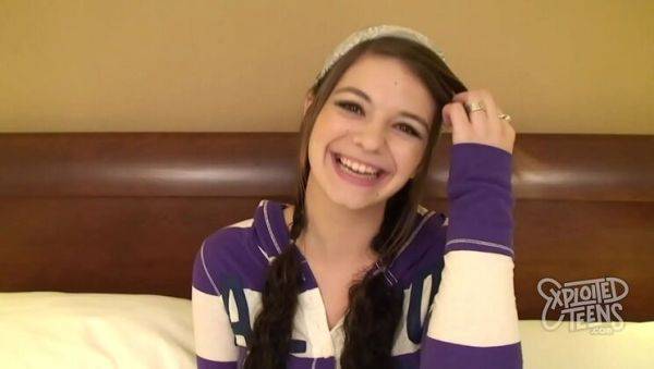 Amateur Teen Pocahontas Jones with Big Natural Tits Sucks and Fucks in Hardcore POV - veryfreeporn.com on freevids.org