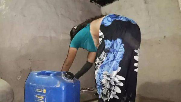 Desi Bhabhi Kaliya Gets Deeply Penetrated by Neighbor's Cock in Doggy Style - xxxfiles.com - India on freevids.org