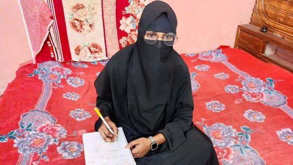 Naughty Indian Student Fucks Her Teacher in Empty House - Desi Bhabhi Hardcore Action - veryfreeporn.com - India on freevids.org